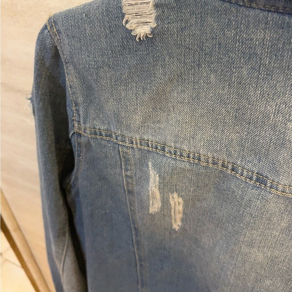 Ci Sono Distressed Jean Denim Jacket. - Picture 9 of 16